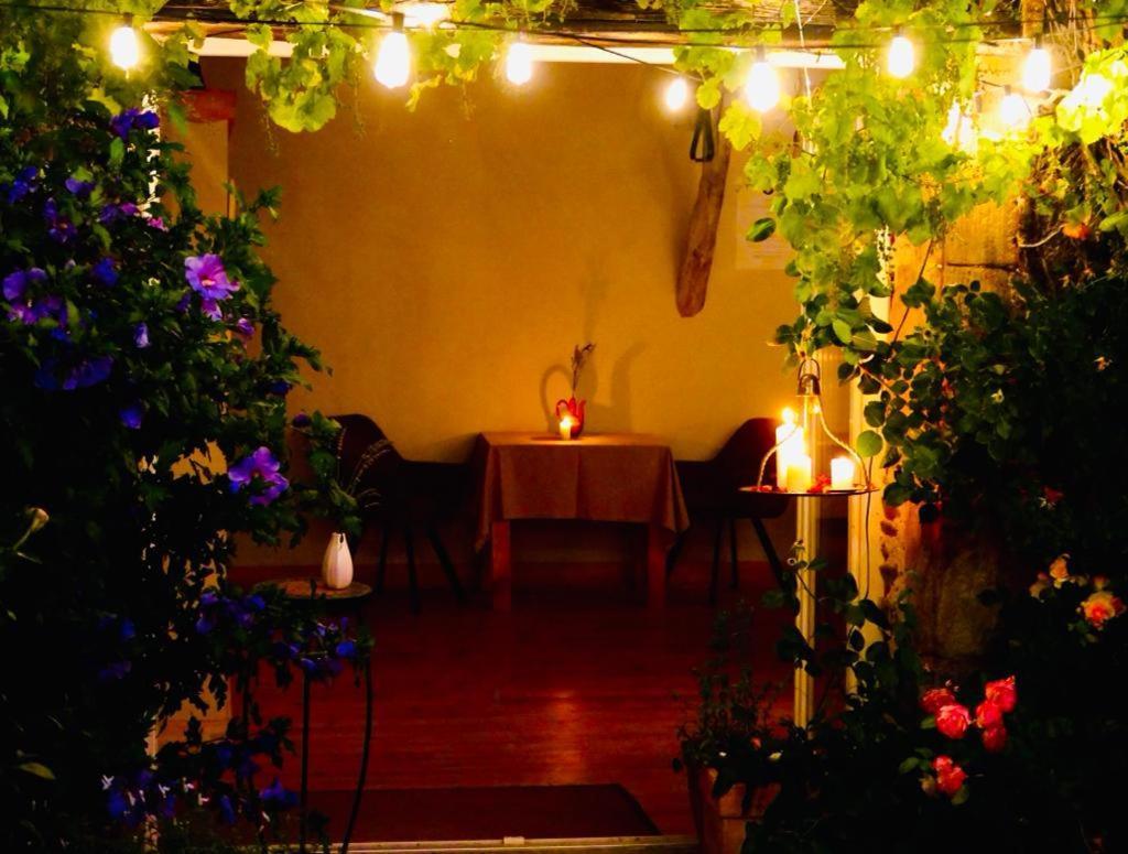 Les Jardins De Lumiere Bed and Breakfast Brusque Exteriör bild